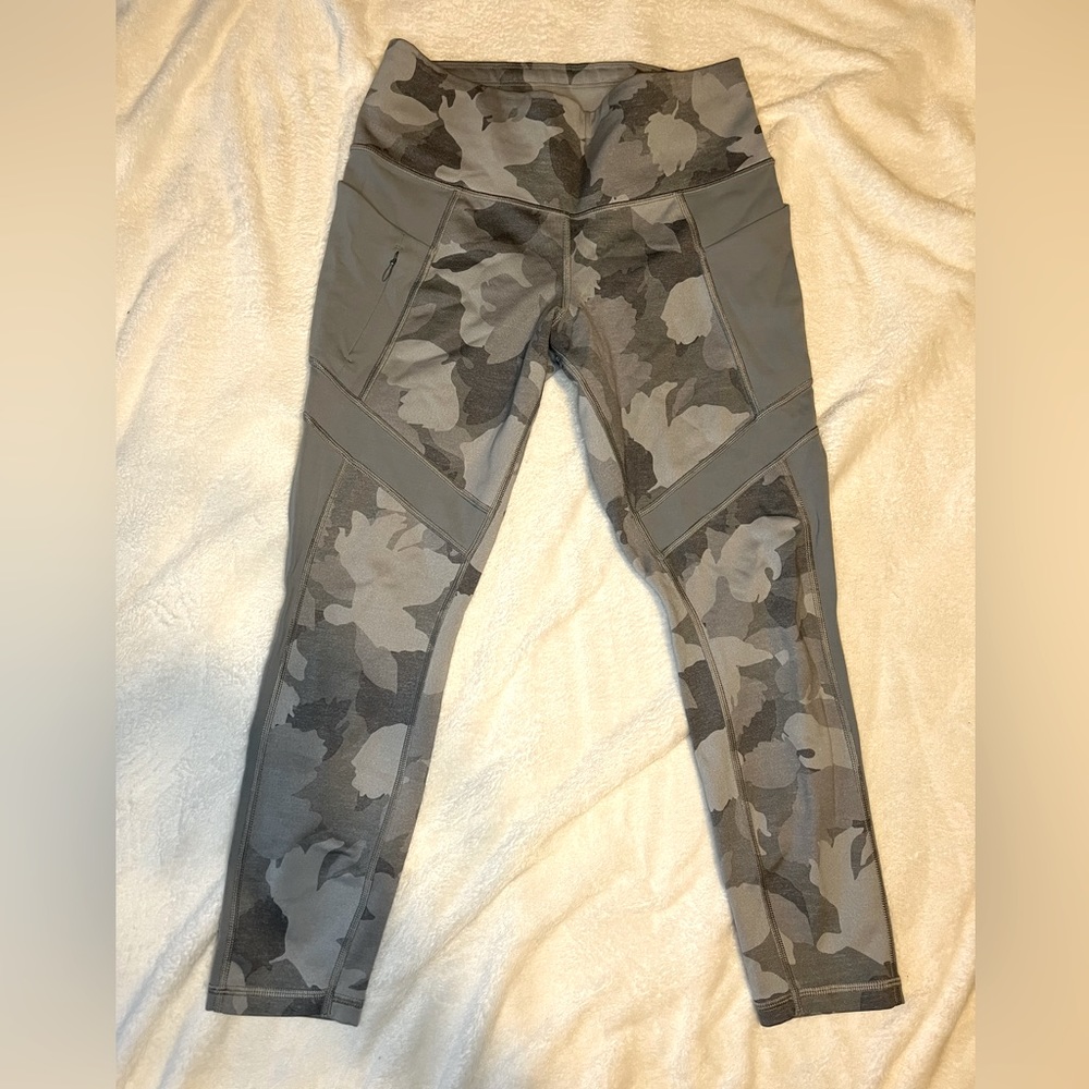 Athleta Gray Camo Legging - Zipper Pocket